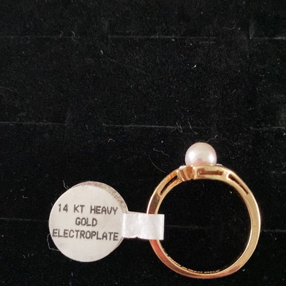 New vintage ring size 8. 14K Hg electroplate.  R3 - Picture 4 of 5